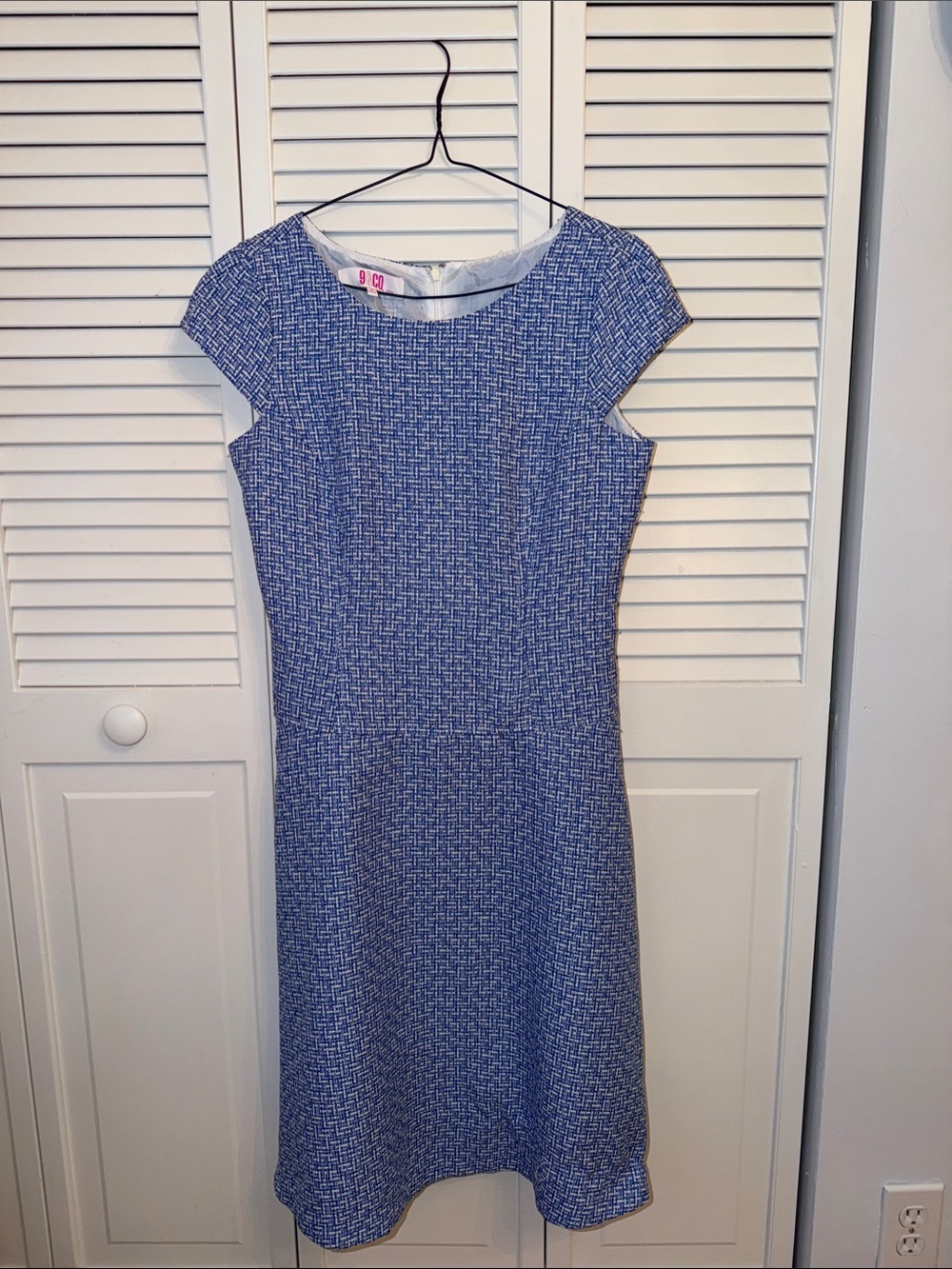 Vintage Cap-Sleeve Textured Midi Dress in Blue